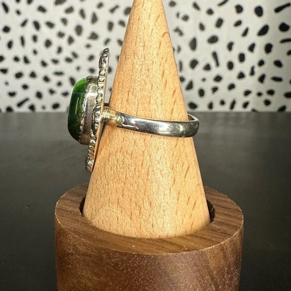 Sterling Silver Green Tigers Cats Eye Elegant Setting Statement Ring
